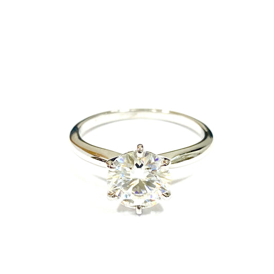 18ct 1.5ct Moissanite set solitaire Ring Pre-loved