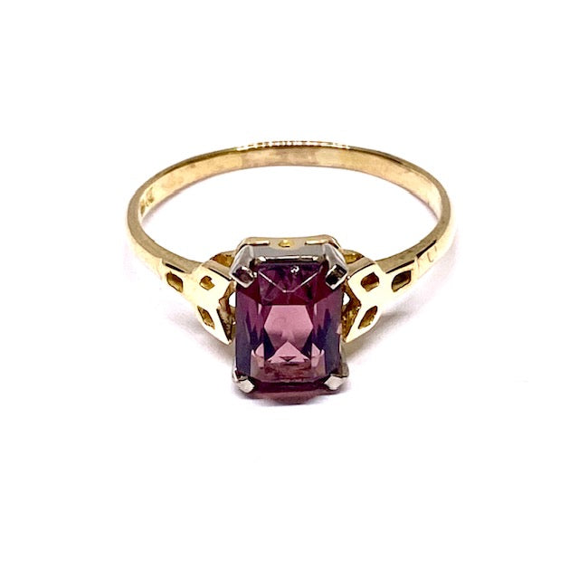 9ct Yellow Gold Garnet Set Dress Ring Pre-Loved