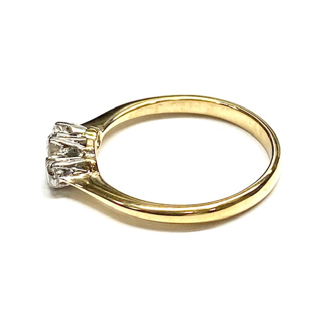 18ct Yellow Gold Diamond Ring Pre Loved