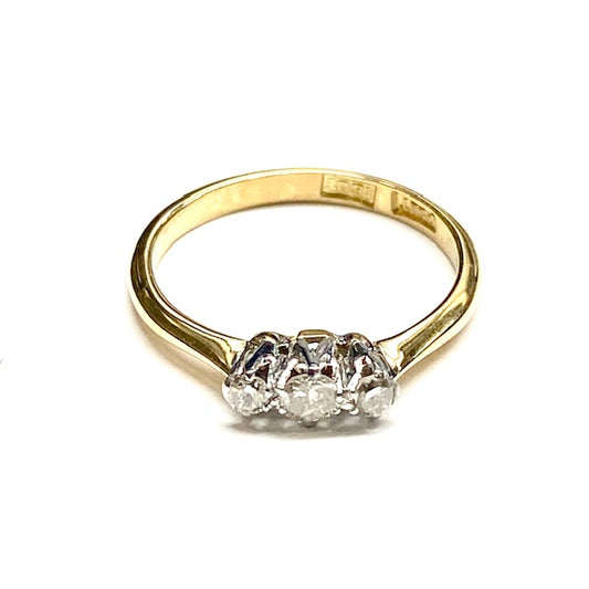 18ct Yellow Gold Diamond Ring Pre Loved