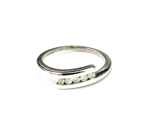 9ct White Gold 5 diamond Crossover Ring Preloved