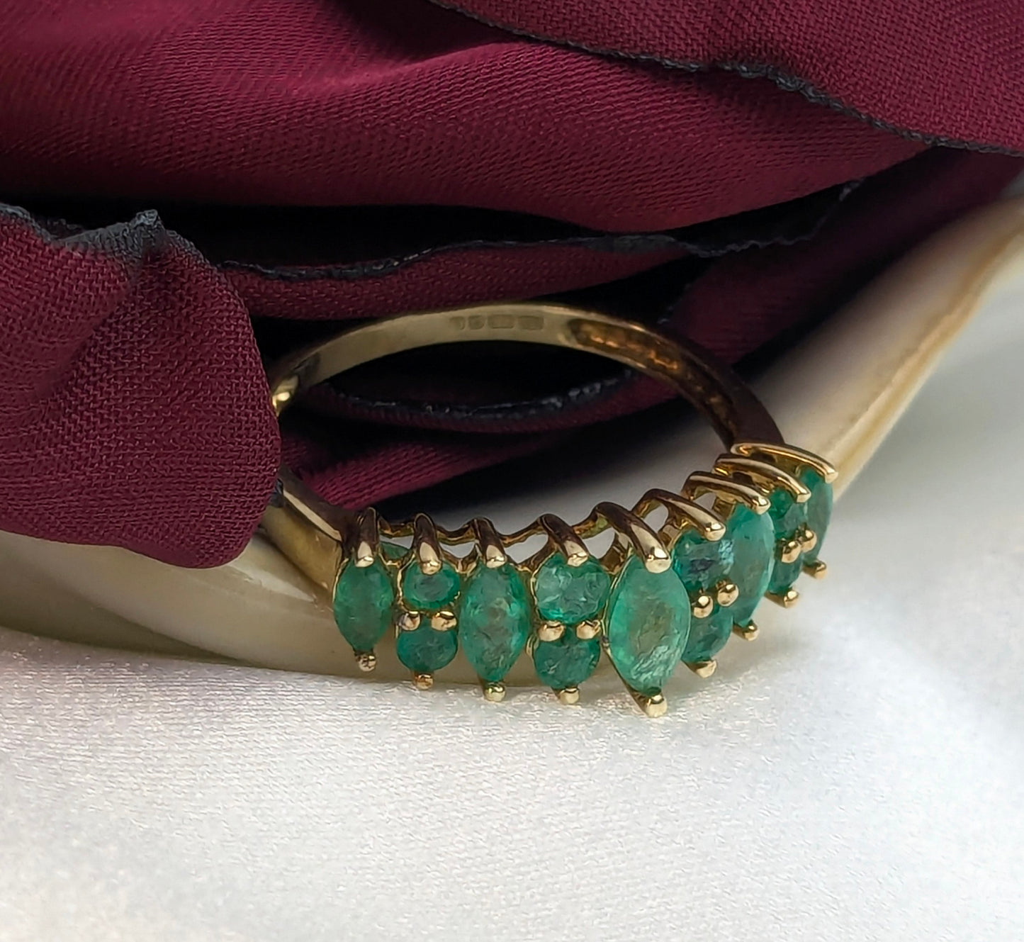 9ct Yellow Gold Emerald Set Ring Preloved