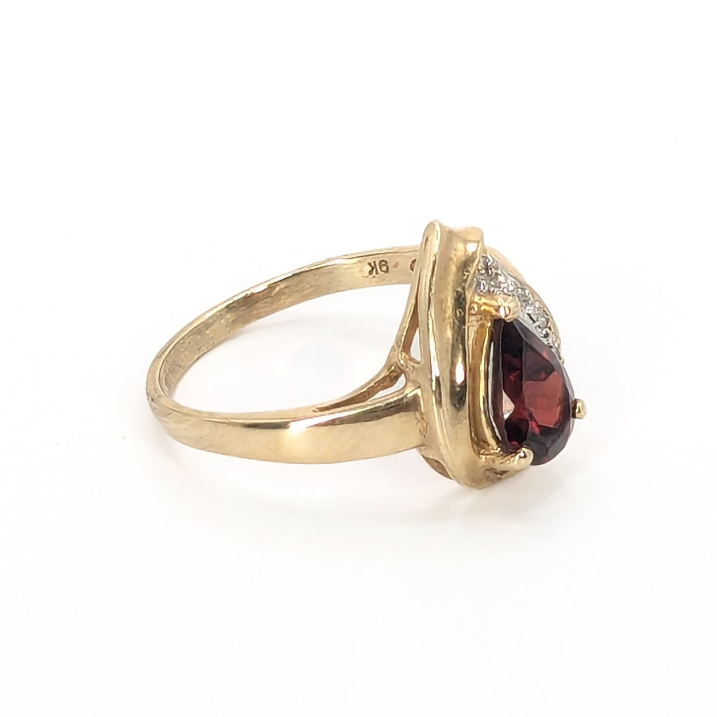 9ct Yellow Gold Garnet Ring - Pre-Loved Ref PLR85