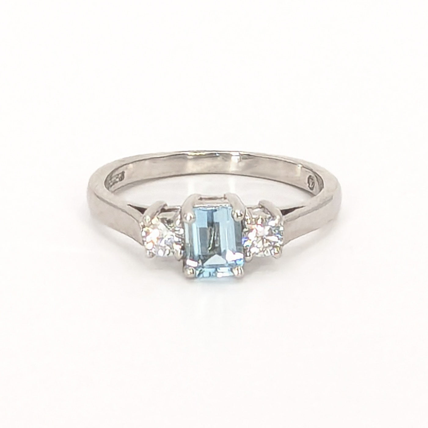 18ct White Gold Aquamarine and Diamonds 3 Stone Ring Pre-Loved ref PLR117