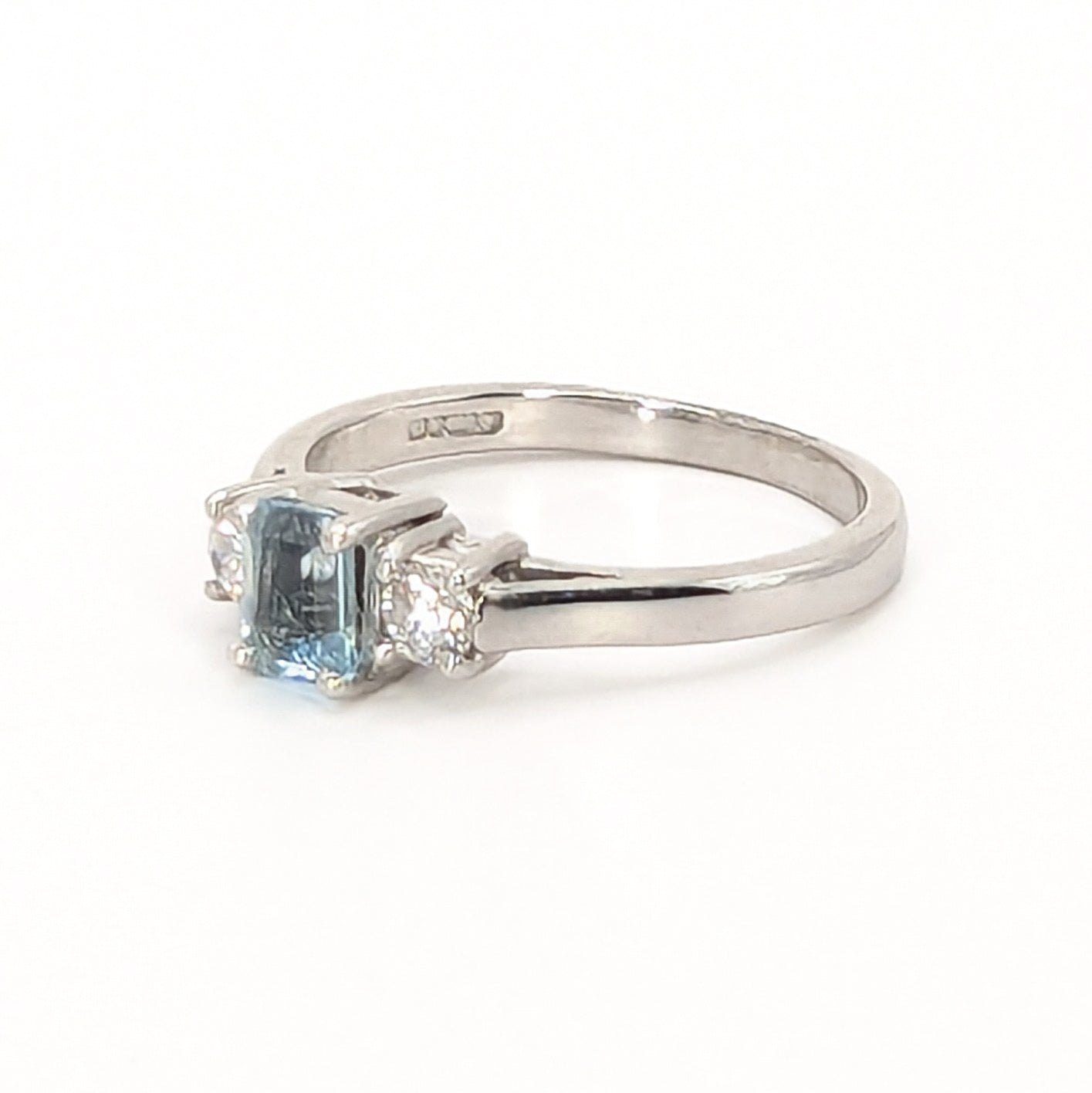 18ct White Gold Aquamarine and Diamonds 3 Stone Ring Pre-Loved ref PLR117