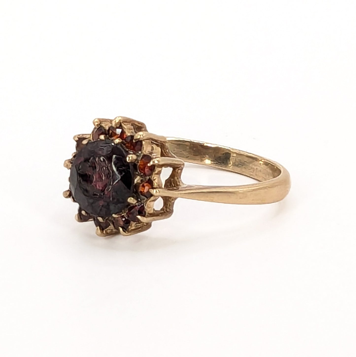 9ct Yellow Gold Garnet Set Ring Pre Loved