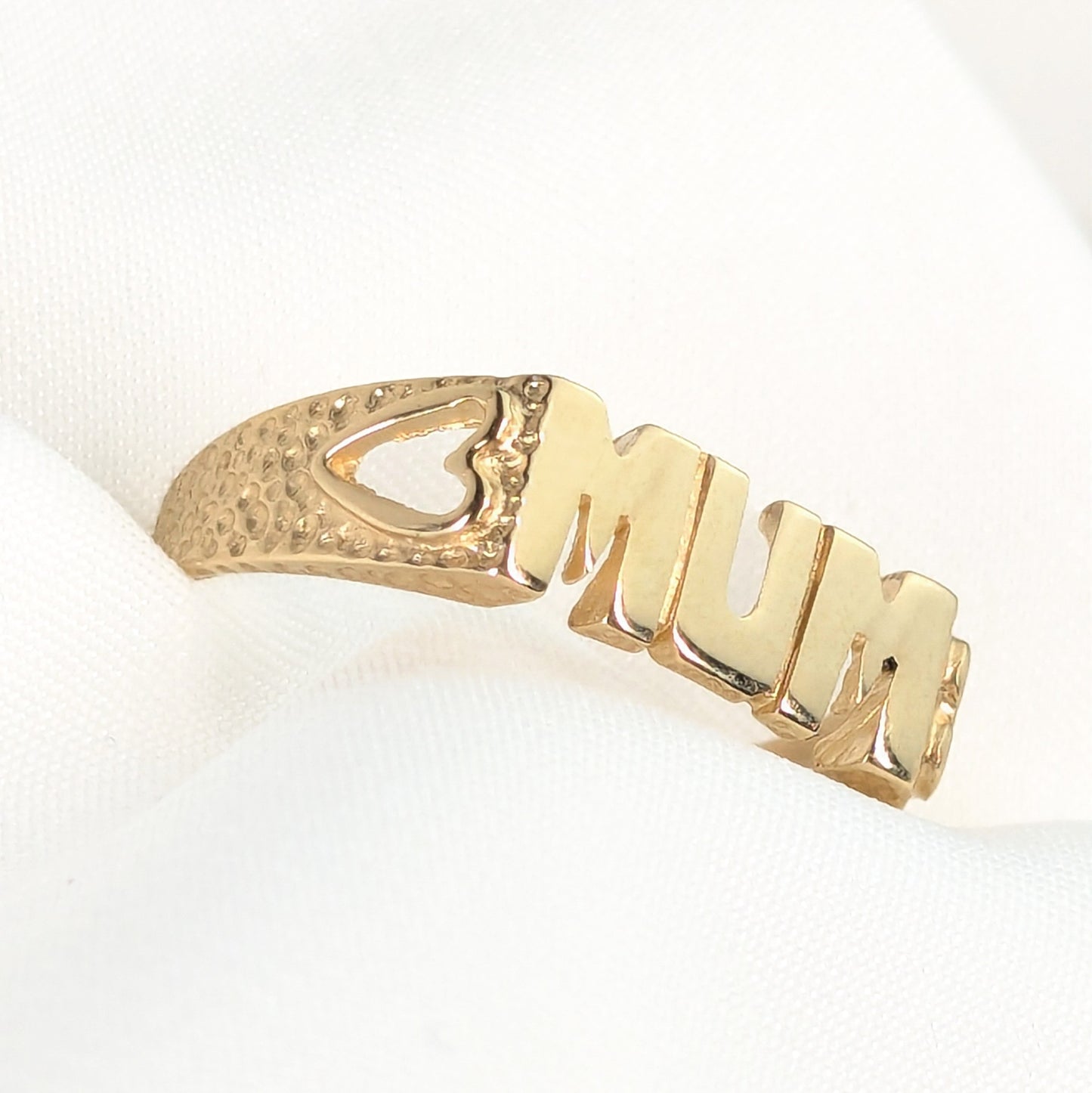 9ct Yellow Gold Mum Signet Ring Pre Loved