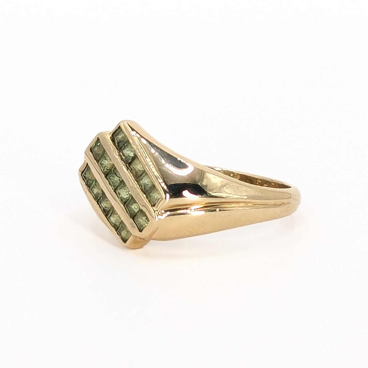 9ct Yellow Gold Green Stone Set Signet Ring Pre Loved