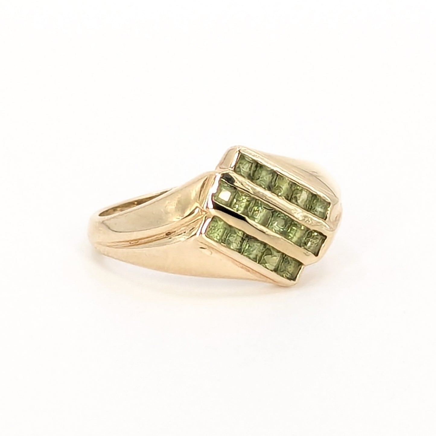 9ct Yellow Gold Green Stone Set Signet Ring Pre Loved