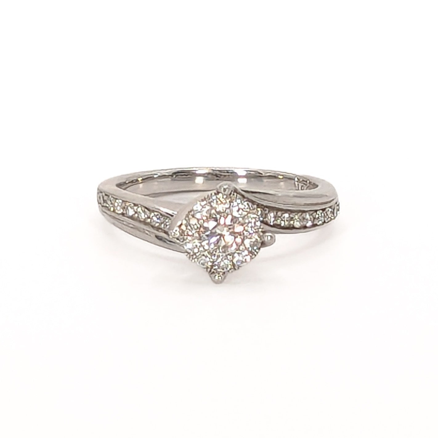 9ct White Gold Diamond Cluster Ring with Diamonds on Shoulders