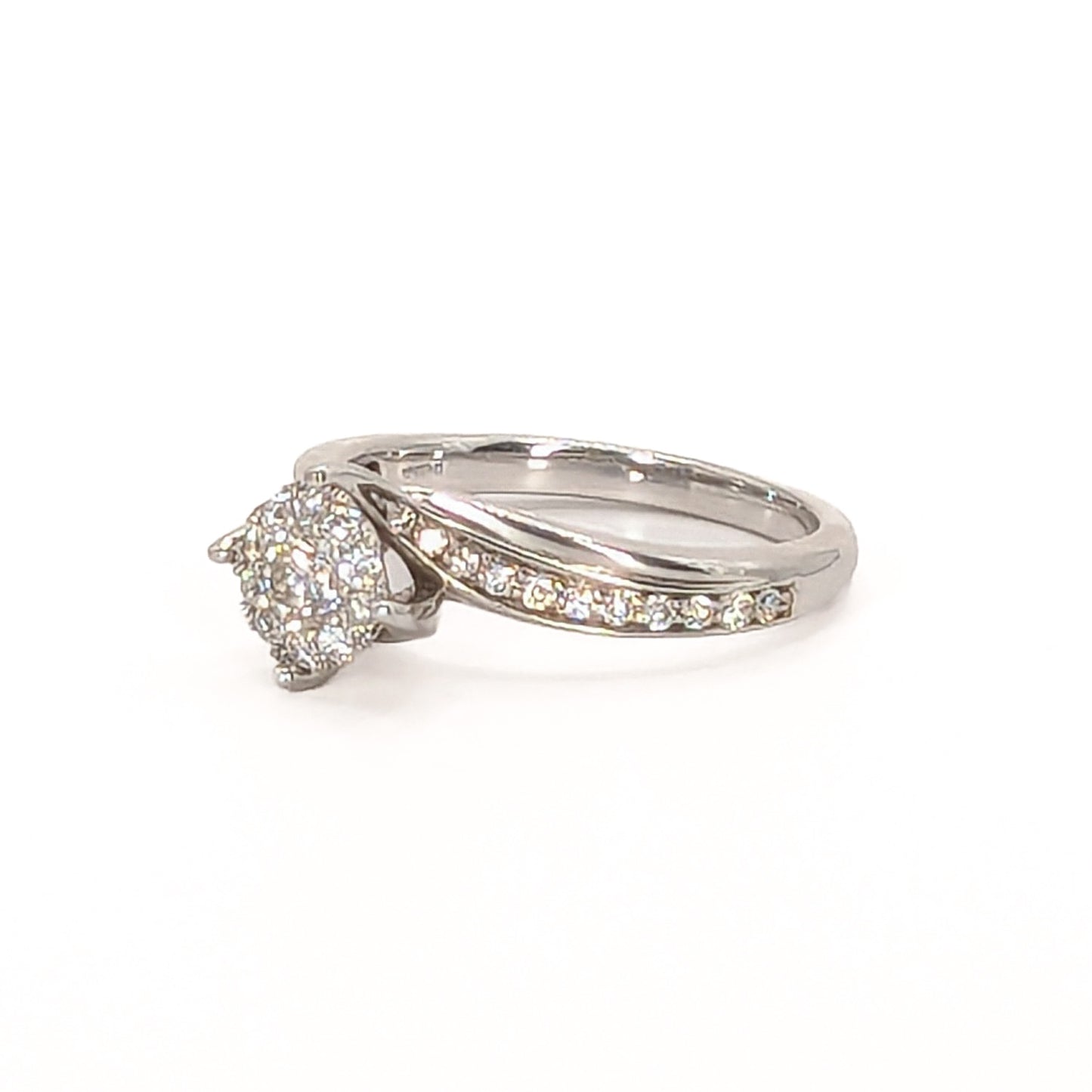 9ct White Gold Diamond Cluster Ring with Diamonds on Shoulders