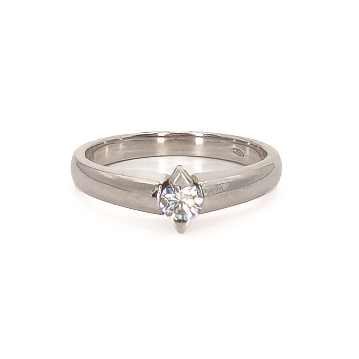 18ct White Gold Diamond Solitaire Ring