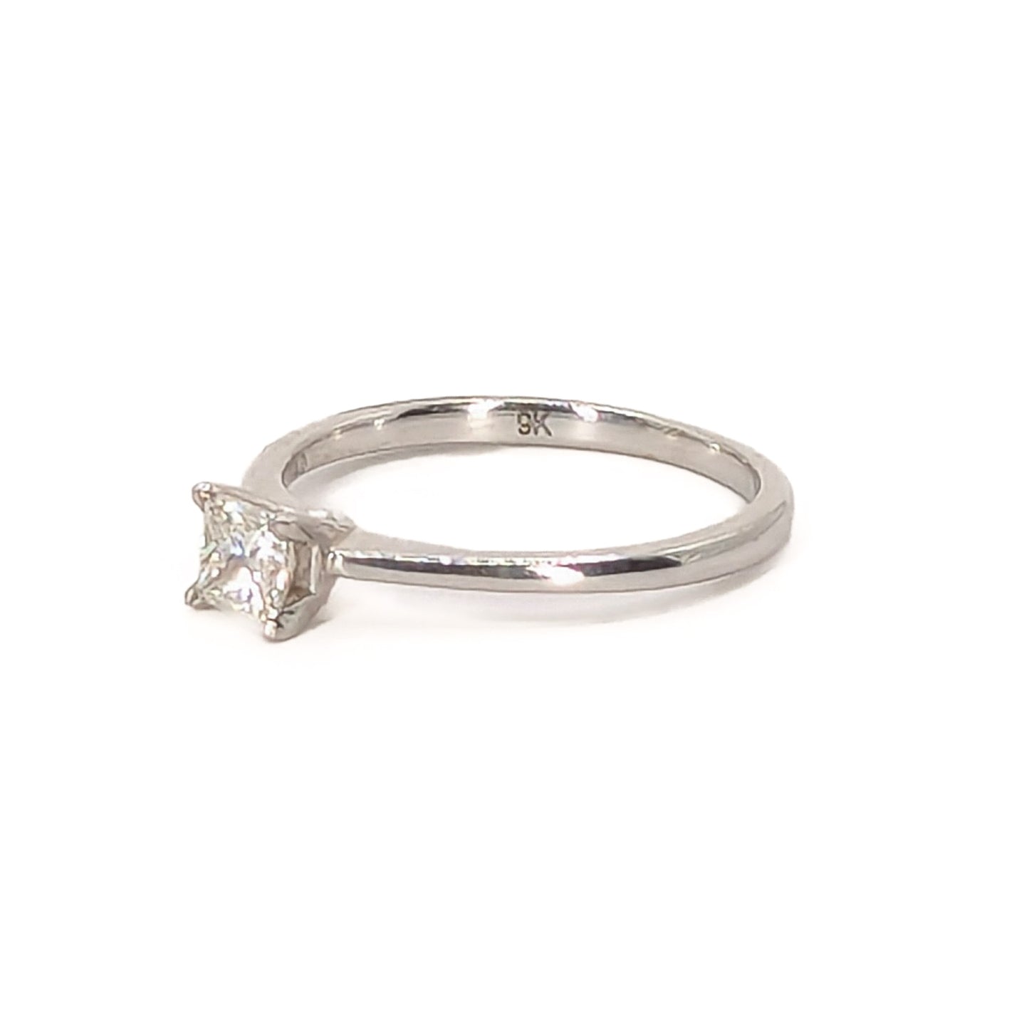 9ct W/G Princess Cut Diamond Solitaire Ring