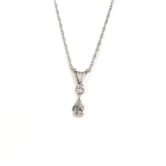 14ct White Gold Diamond Set Pendant on 15inch Chain Pre-Loved