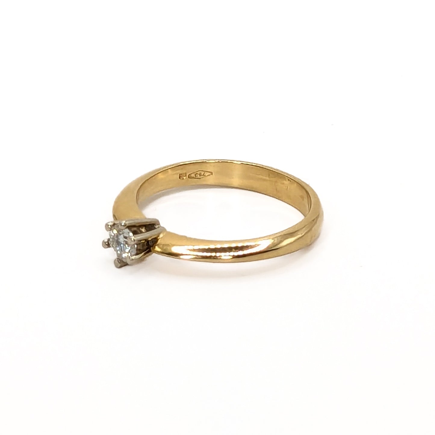 18ct Yellow Gold Diamond Solitaire Ring