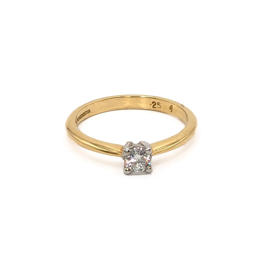 18ct Yellow Gold Diamond Ring