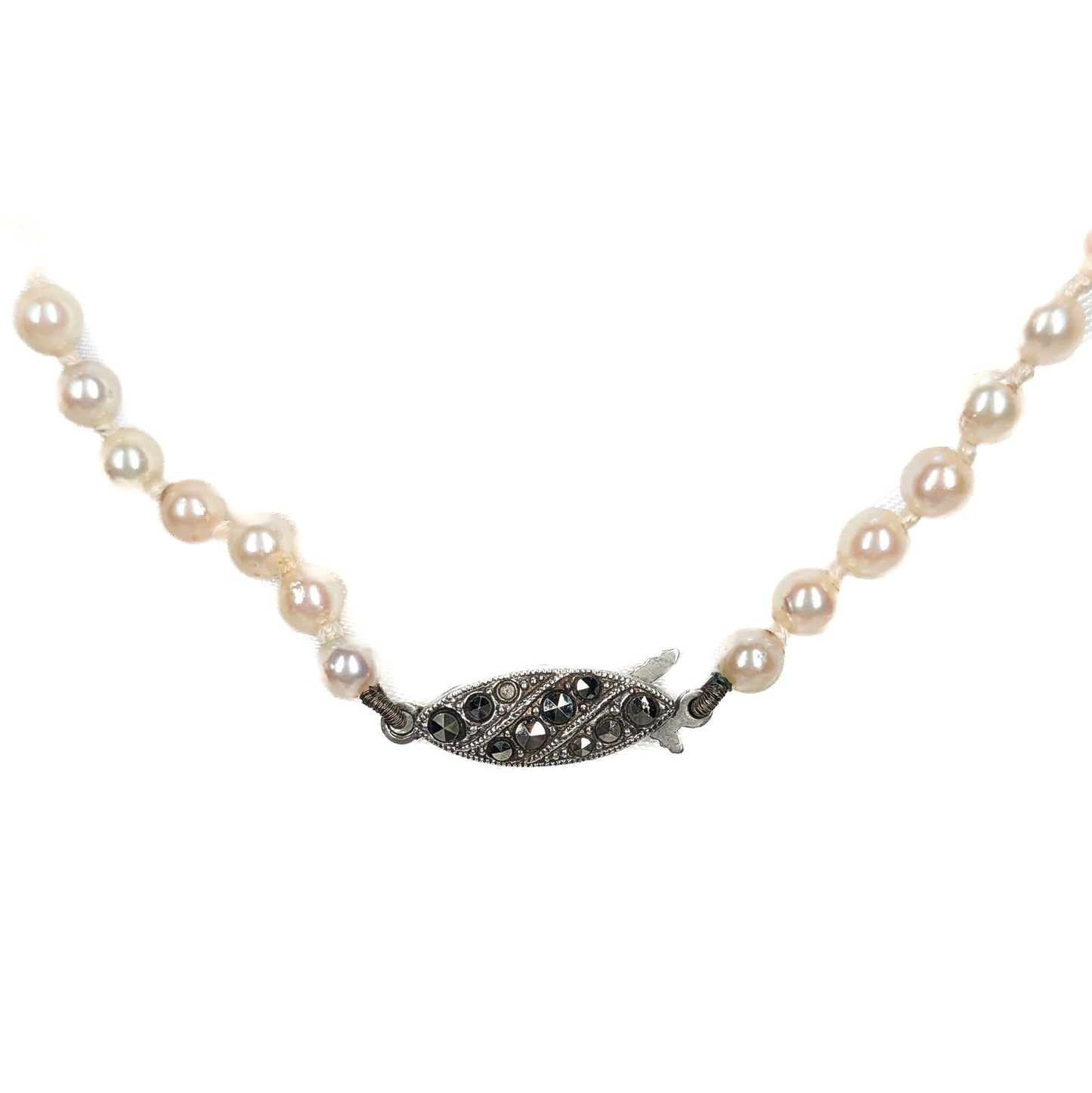 Graduate Pearl Necklace 99 Pearls With Barrel Clasp - Pre Loved