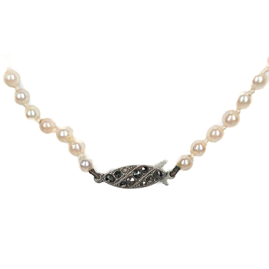 Graduate Pearl Necklace 99 Pearls With Barrel Clasp - Pre Loved