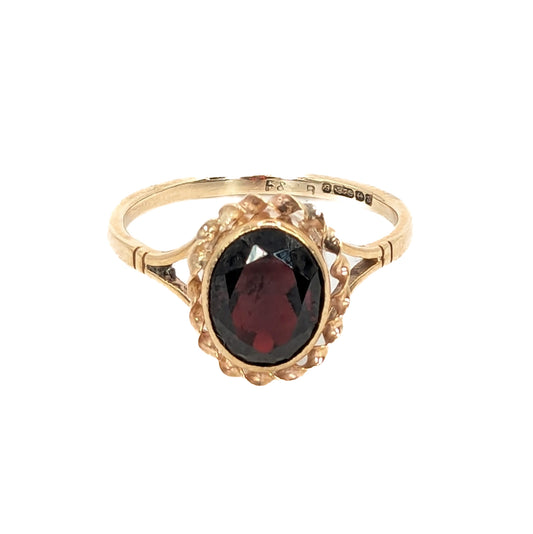 9ct Yellow Gold Garnet Ring- Pre-Loved