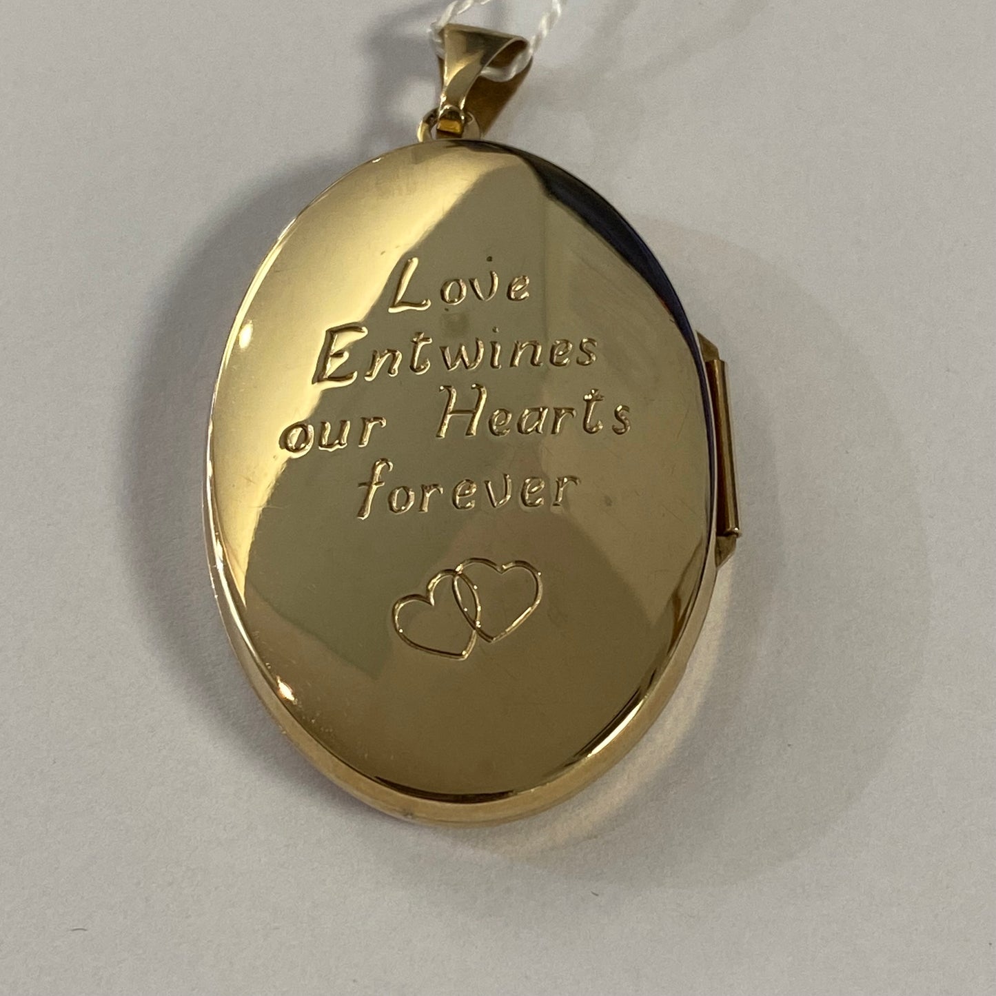 PLP55 9ct Y/G Large Engraved Oval  Locket Pre Loved