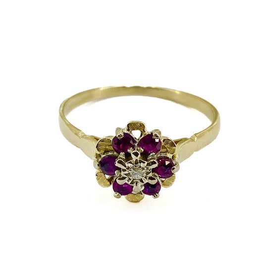 PLR199 Preloved 18ct Y/G Ruby/Diamond Cluster ring   Size T   2.9grms
