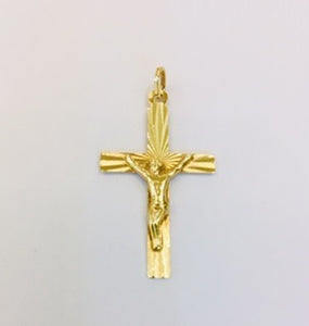 9ct yellow gold crucifix cross .09grms Size 3cms x 1.8cms